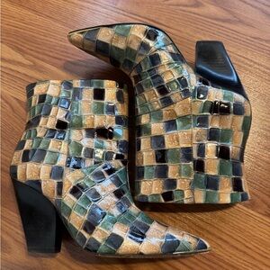 Tory Burch Lila 90mm Painted‎ Hand Embossed Ankle Boots Green multicolored